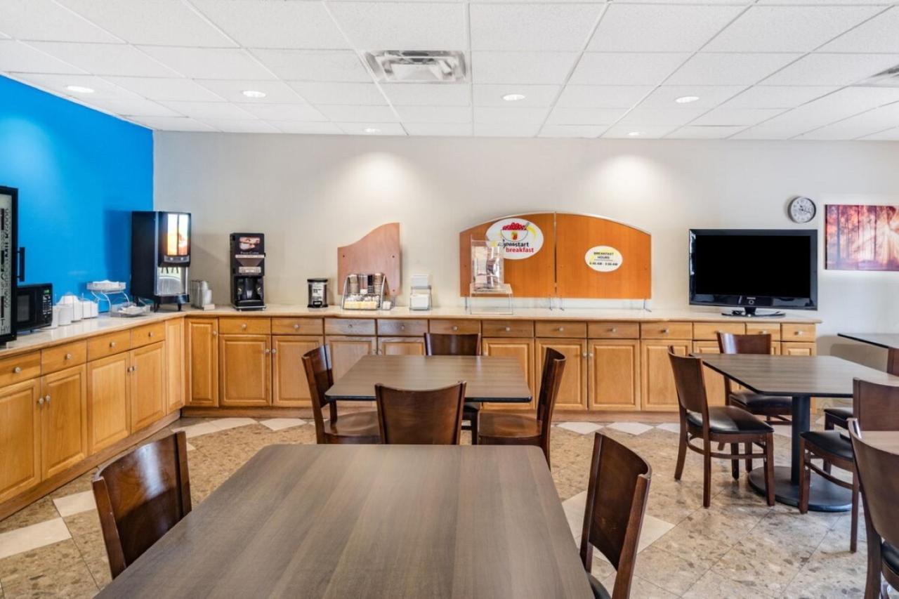 Hotel Super 8 By Wyndham Columbia Esterno foto
