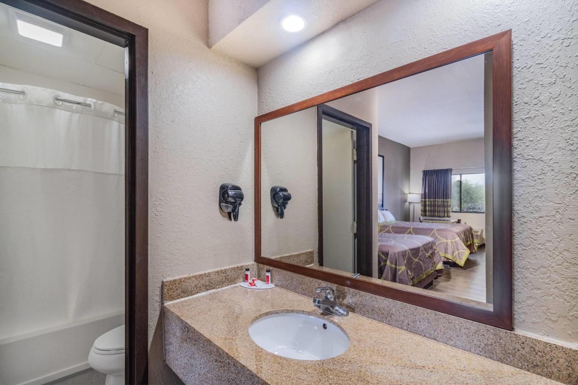 Hotel Super 8 By Wyndham Columbia Esterno foto